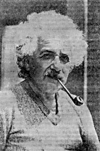 Эйнштейн перед своей виллой в Капуте